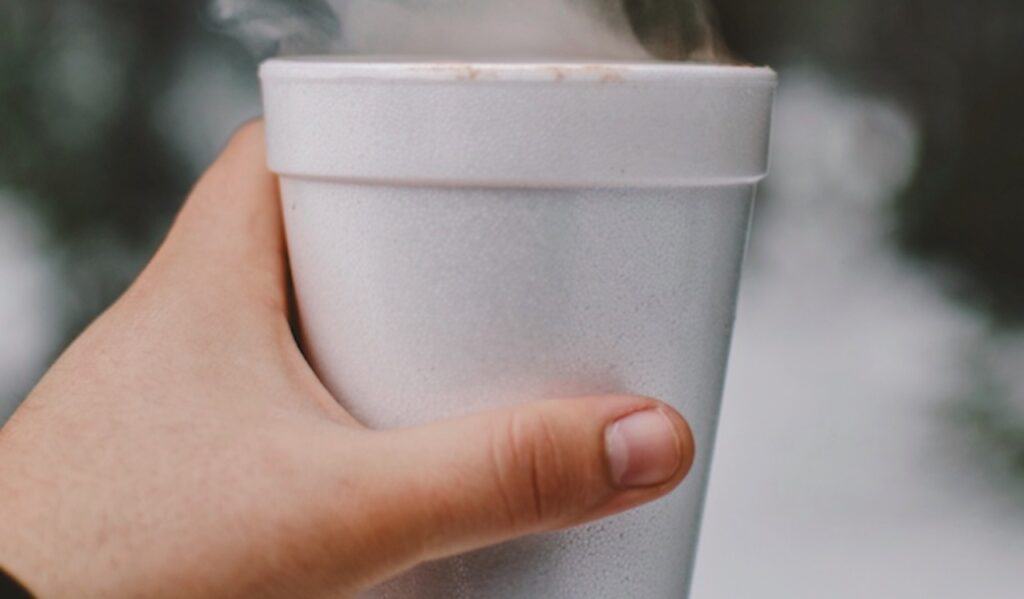 Bicchiere di polistirolo.