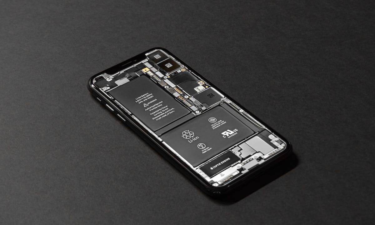 Batterie al grafene inserite in uno smartphone