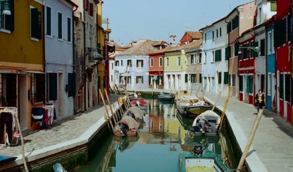 Un canale di Burano