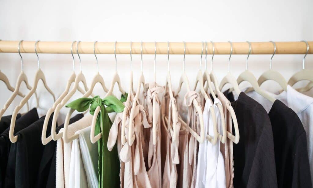 Fast fashion: vestiti in esposizione