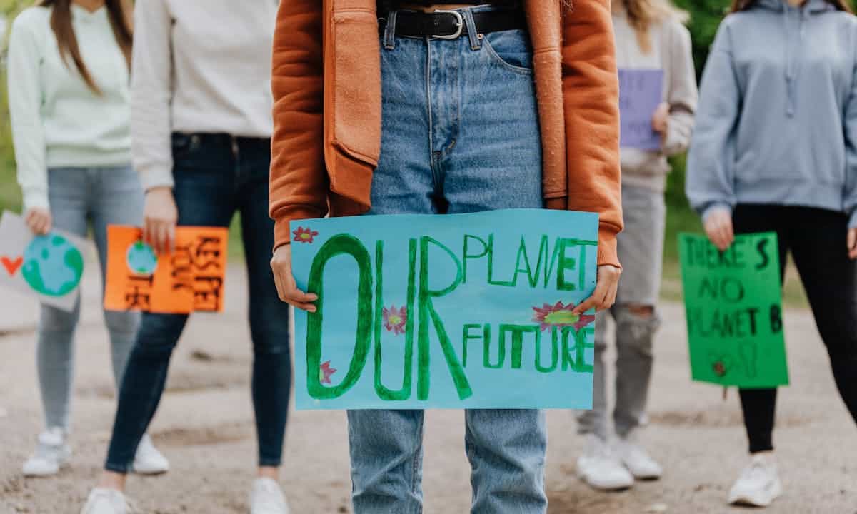 Gas fluorurati: giovani a una manifestazione per il clima