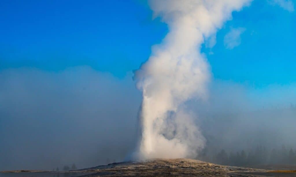 L'energia geotermica, proveniente dal centro della Terra, è una delle risorse energetiche rinnovabili più preziose: ecco tutto quello che devi sapere.