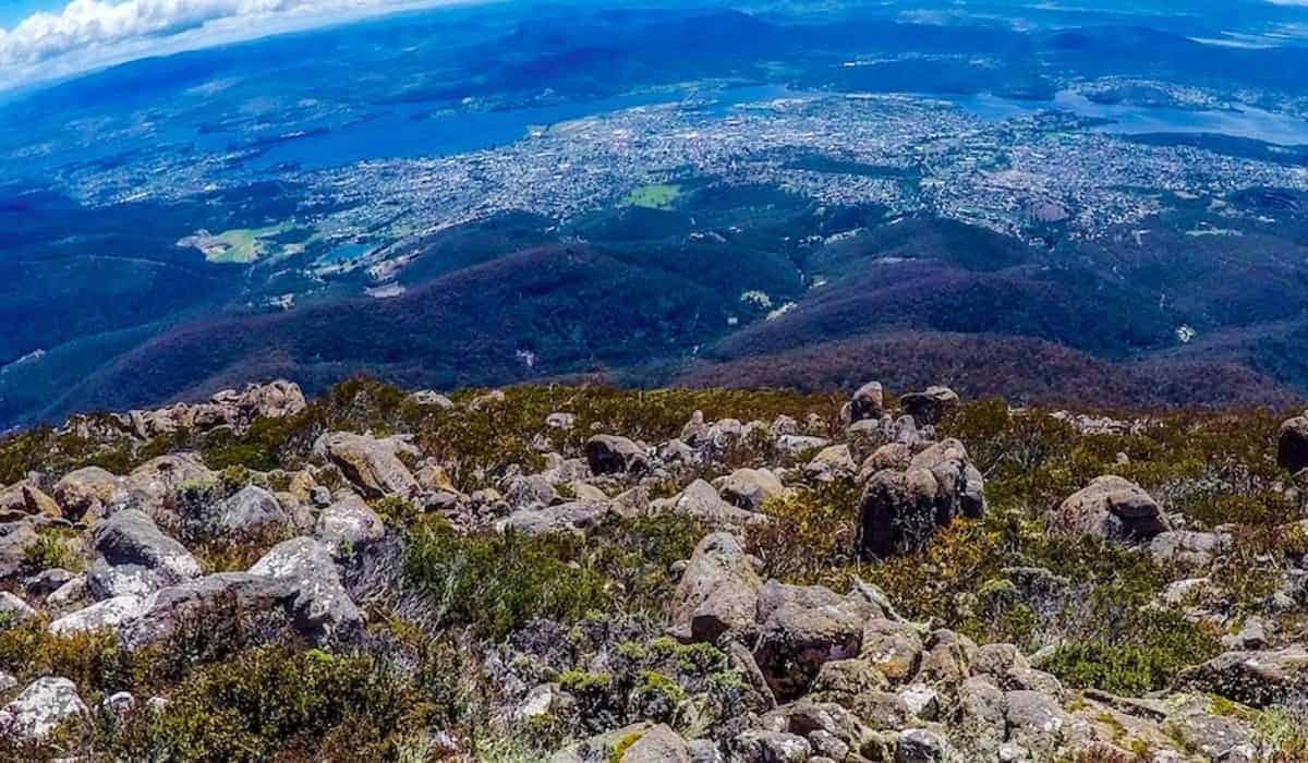 Panorama dall'alto di una montagna