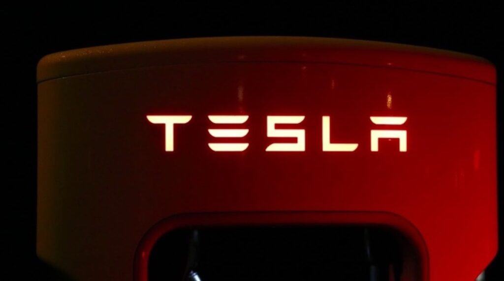 Dettaglio di un'automobile Tesla