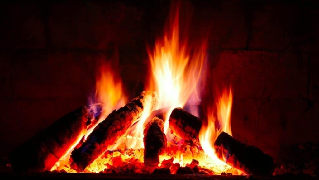fuoco acceso