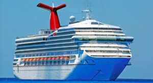 Una nave da crociera in mare