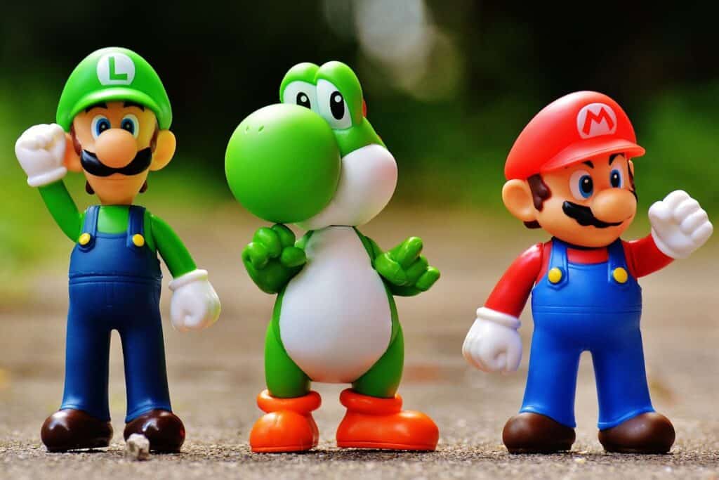 Green Gaming: Mario, Luigi e Yoshi come action figures in giardino