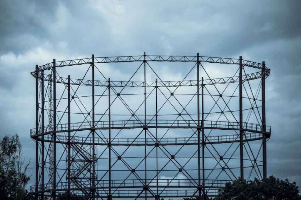 Gasometer City: lo scheletro di un gasometro