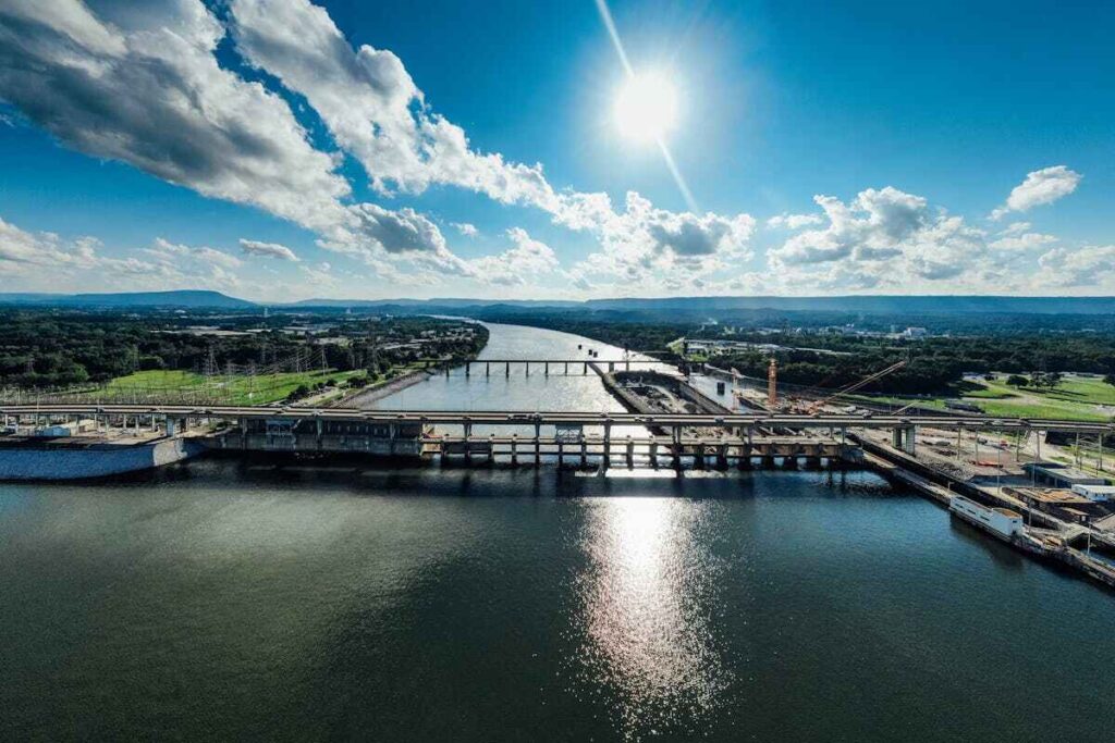 Invasi artificiali: invasi lungo un fiume