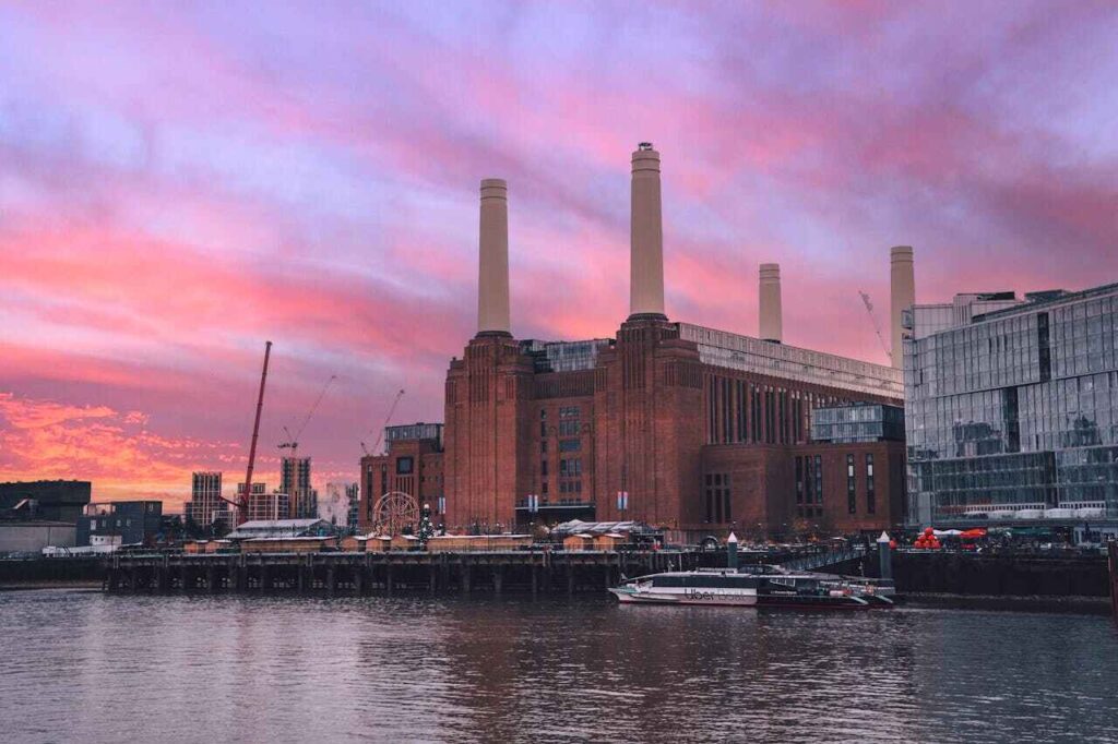 Spazi urbani rigenerati: vista della Battersea Power Station