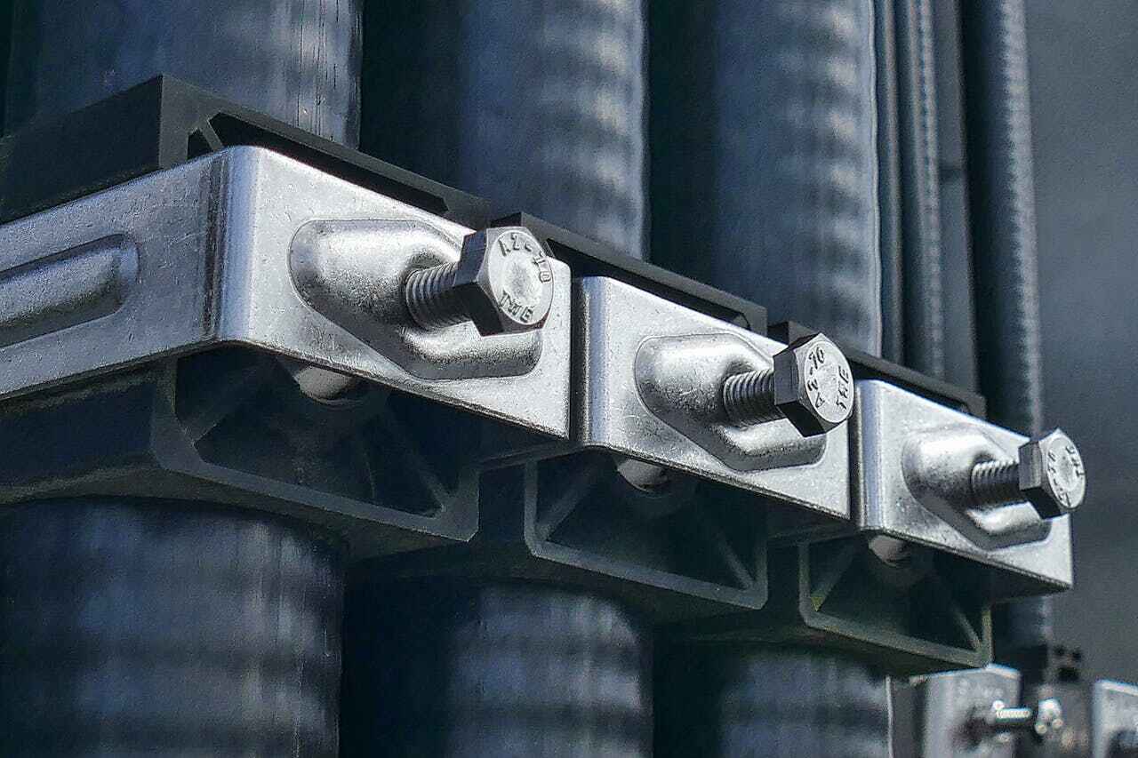 acciaio verde: elementi in acciaio