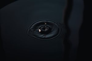 Idrogeno verde: l'elettrolisi permette di ottenerlo dall'acqua